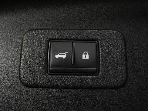 Used 2024 Nissan Armada Platinum w/ Captain's Chairs Package RWD image 13