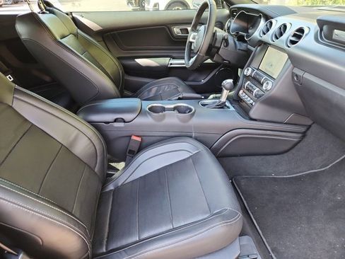Used 2022 Ford Mustang GT Premium w/ Equipment Group 401A image 7