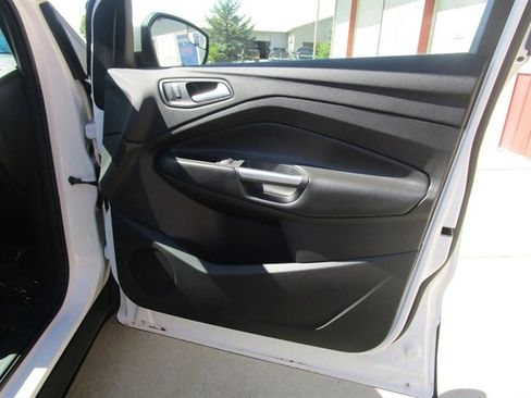 Used 2019 Ford Escape SE image 25