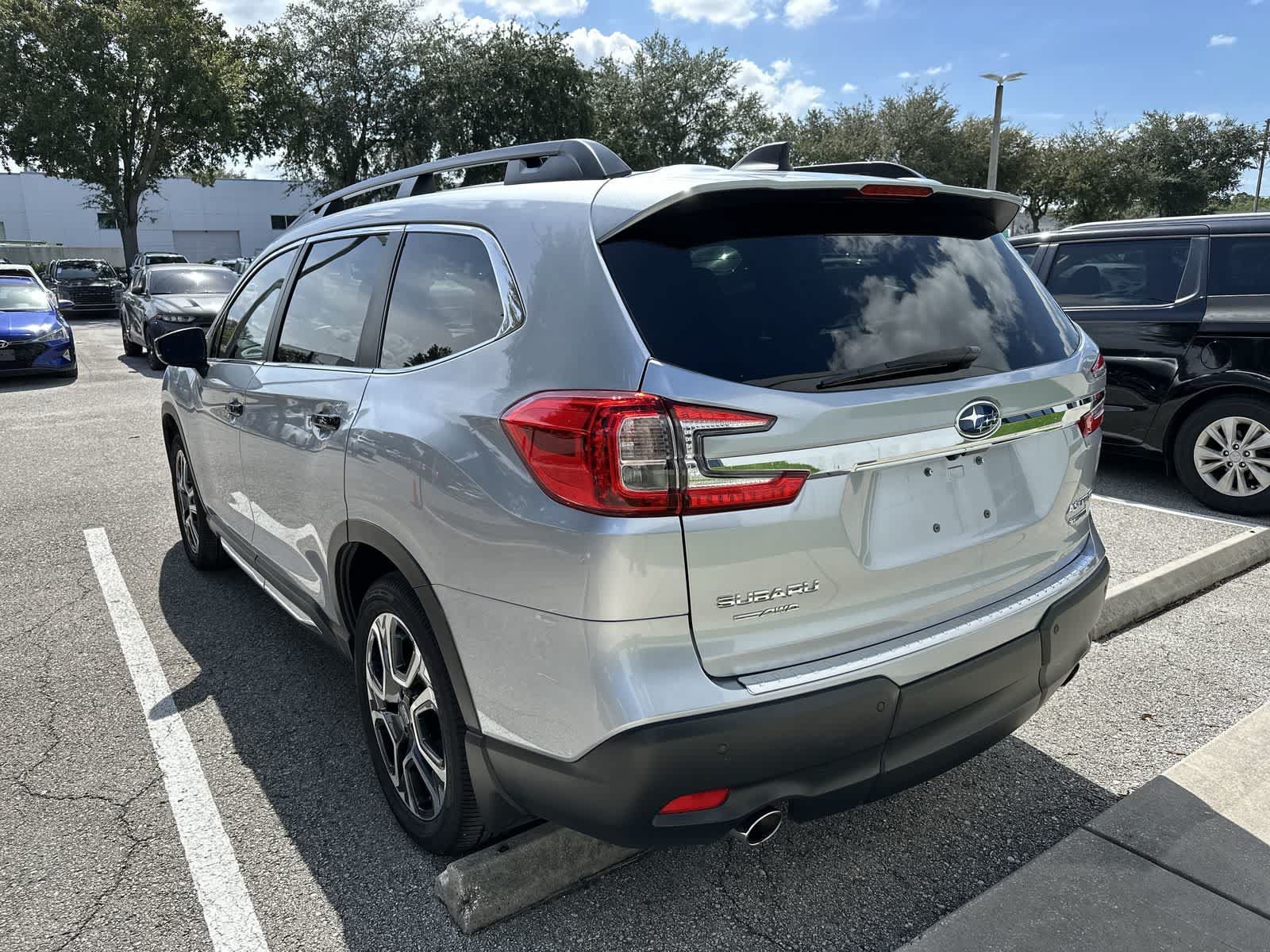 Used 2025 Subaru Ascent Limited AWD/4WD image 6