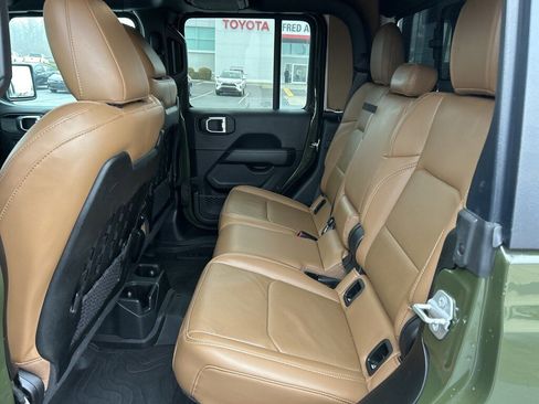 Used 2022 Jeep Gladiator Rubicon w/ Cold Weather Group image 15