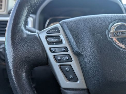 Used 2018 Nissan Titan SL w/ Chrome Package image 12