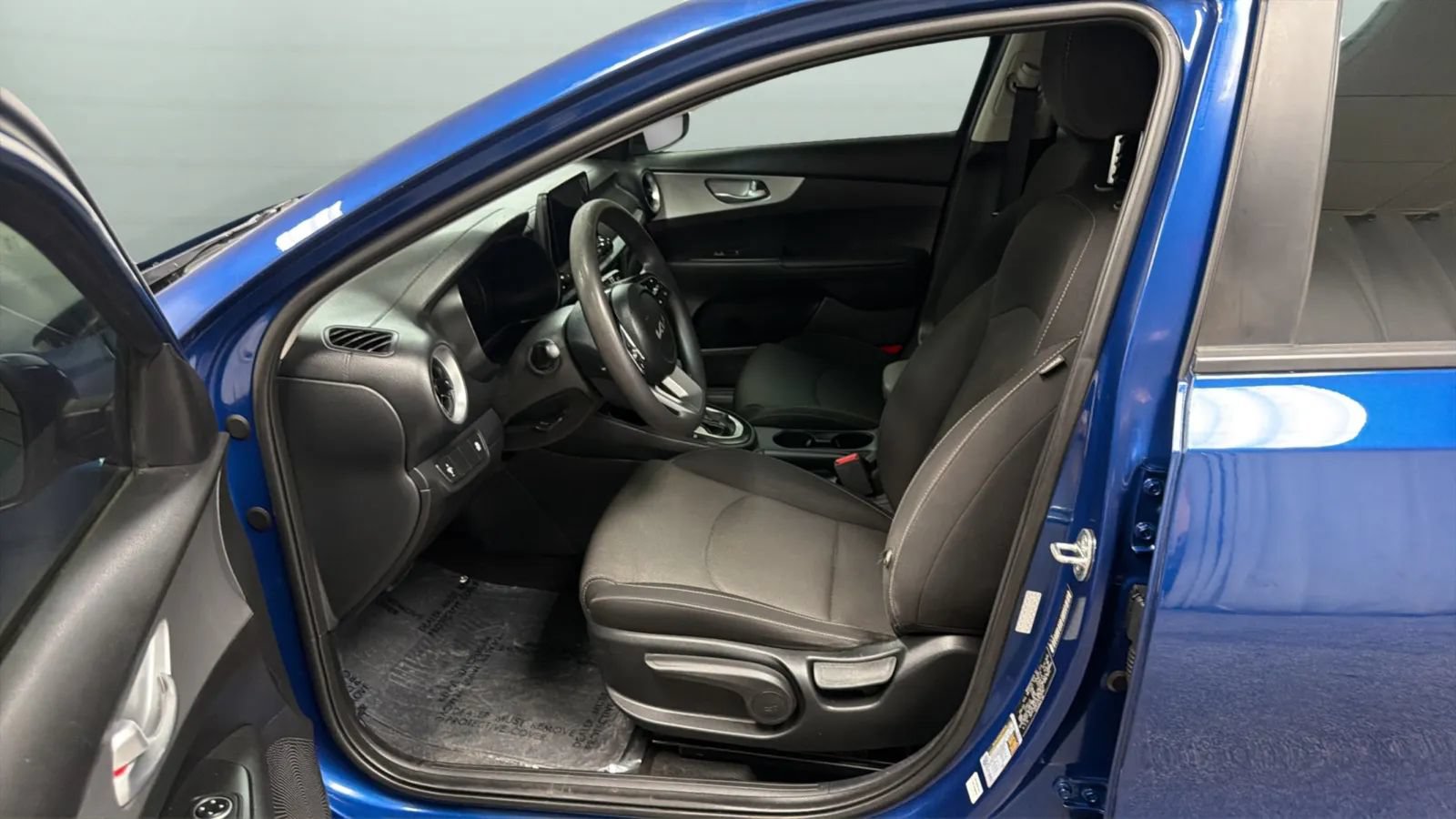 Used 2023 Kia Forte LXS FWD image 20