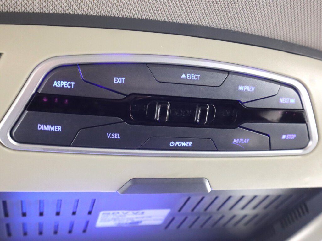 Used 2017 Chrysler Pacifica Touring-L FWD image 34