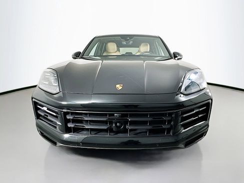Certified 2025 Porsche Cayenne S AWD/4WD image 6