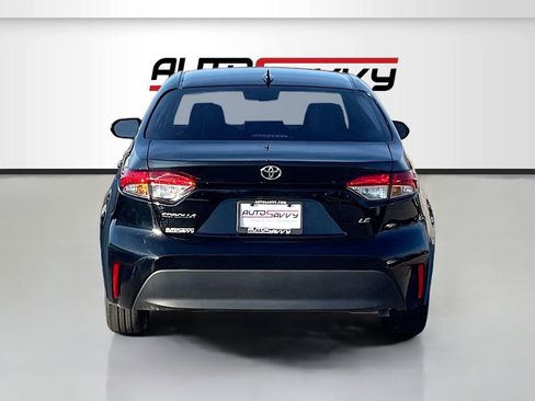 Used 2025 Toyota Corolla LE image 6