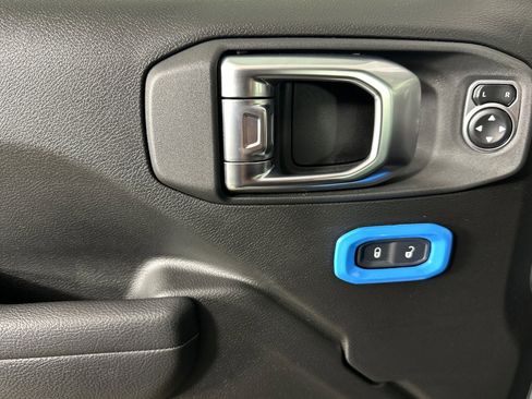 Used 2024 Jeep Wrangler Unlimited w/ Convenience Group image 10