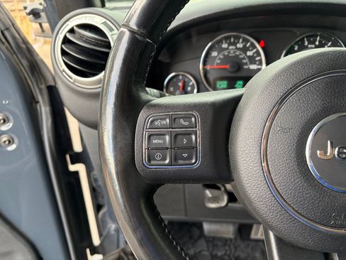 Used 2017 Jeep Wrangler Unlimited Sahara w/ Max Tow Package AWD/4WD image 15