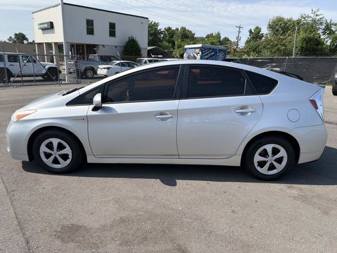 Used 2014 Toyota Prius Three FWD image 4