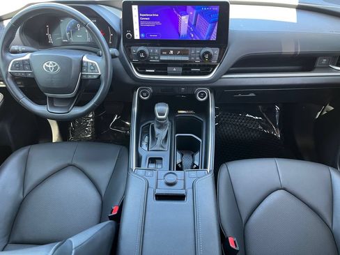 Used 2024 Toyota Grand Highlander FWD image 14