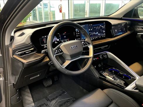 Certified 2025 Audi Q5 Prestige AWD/4WD image 18