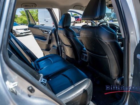 Used 2021 Toyota RAV4 XLE AWD/4WD image 14