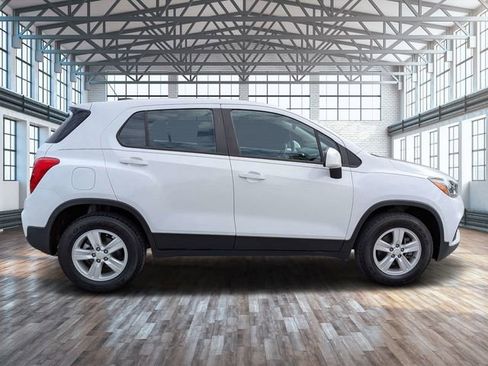 Used 2019 Chevrolet Trax LS AWD/4WD image 3