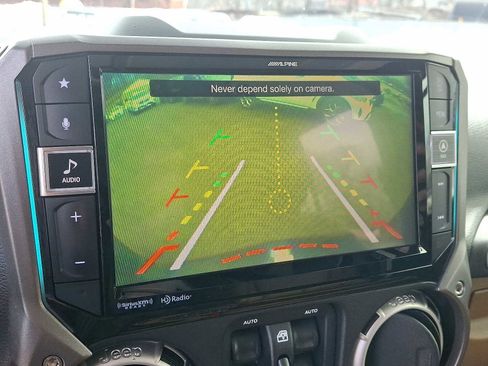 Used 2017 Jeep Wrangler Unlimited Sahara w/ Dual Top Group image 18