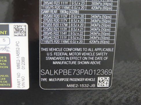 Used 2023 Land Rover Range Rover Long Wheelbase SE image 35