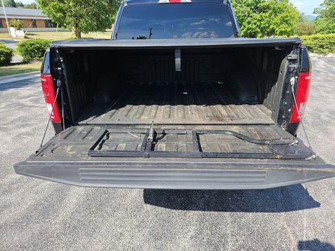 Used 2017 Ford F150 XLT AWD/4WD image 23