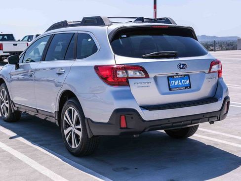 Used 2019 Subaru Outback 3.6R Limited AWD/4WD image 6