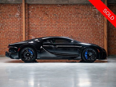 Used 2023 Bugatti Chiron Super Sport AWD/4WD image 4