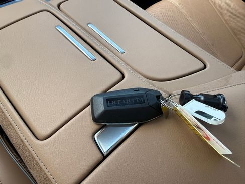 Used 2025 INFINITI QX80 Sensory image 56