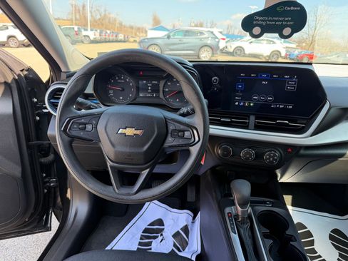Certified 2024 Chevrolet Trax LS image 20