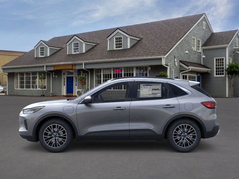 New 2025 Ford Escape SE image 3