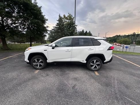 Used 2023 Toyota RAV4 SE w/ Weather & Moonroof Package AWD/4WD image 6