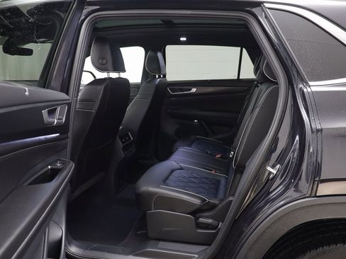 Used 2025 Volkswagen Atlas Cross Sport SEL Premium R-Line image 14