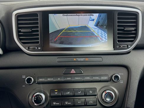 Used 2020 Kia Sportage LX image 13