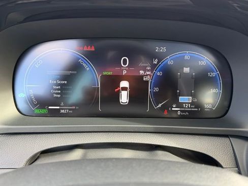 Used 2025 Toyota Crown Signia image 29