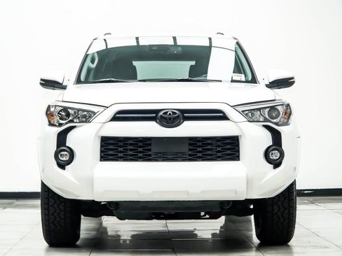 Used 2023 Toyota 4Runner SR5 Premium w/ Moonroof Package RWD image 6