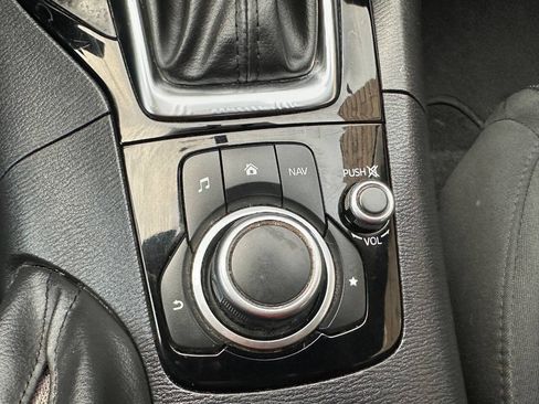 Used 2016 MAZDA MAZDA3 i Sport w/ Preferred Equipment Package FWD image 18