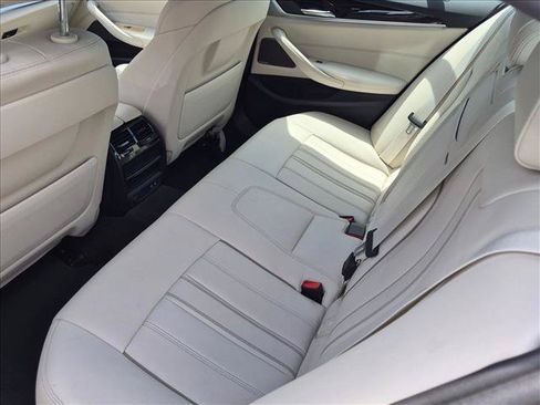 Used 2023 BMW 540i w/ Premium Package RWD image 17