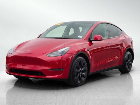 Used 2022 Tesla Model Y Long Range image 8