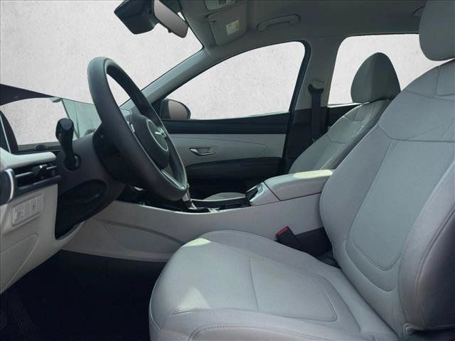 Used 2025 Hyundai Tucson SE FWD image 14