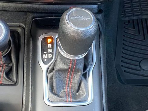 Used 2022 Jeep Gladiator Rubicon w/ Cold Weather Group image 19