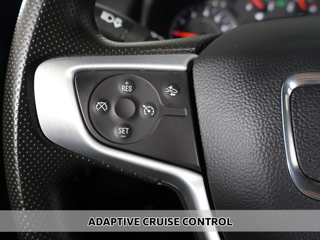 Used 2024 GMC Terrain SLE FWD image 3