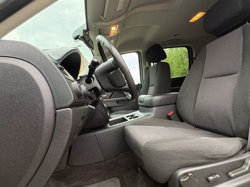Used 2014 Chevrolet Suburban LS w/ All-Star Edition AWD/4WD image 2