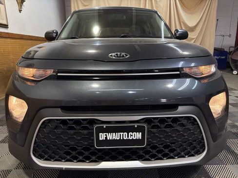 Used 2020 Kia Soul LX FWD image 3