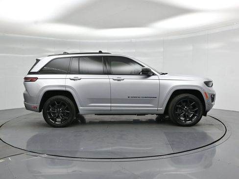 Used 2023 Jeep Grand Cherokee 30th Anniversary AWD/4WD image 26