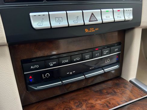 Used 2014 Mercedes-Benz E 350 Sedan image 52