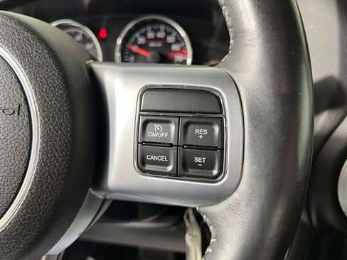 Used 2016 Jeep Wrangler Unlimited Rubicon AWD/4WD image 22