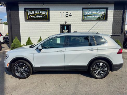 Used 2018 Volkswagen Tiguan SEL AWD/4WD image 2