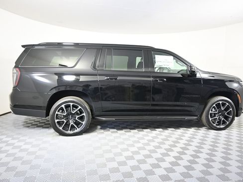 New 2026 Chevrolet Suburban RST w/ Comfort Package AWD/4WD image 7