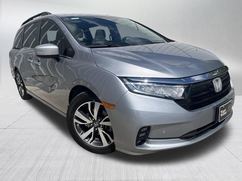 Used 2023 Honda Odyssey Touring image 3