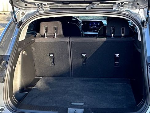 Used 2024 Chevrolet Trax LS w/ LS Convenience Package image 21