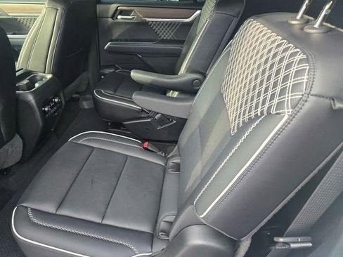 Used 2025 GMC Acadia Denali w/ Super Cruise Package FWD image 13