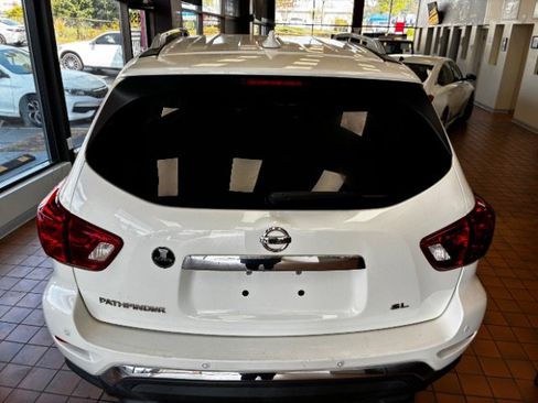 Used 2020 Nissan Pathfinder SL image 10