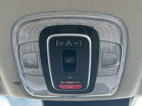 Used 2025 Hyundai Elantra Limited FWD image 31