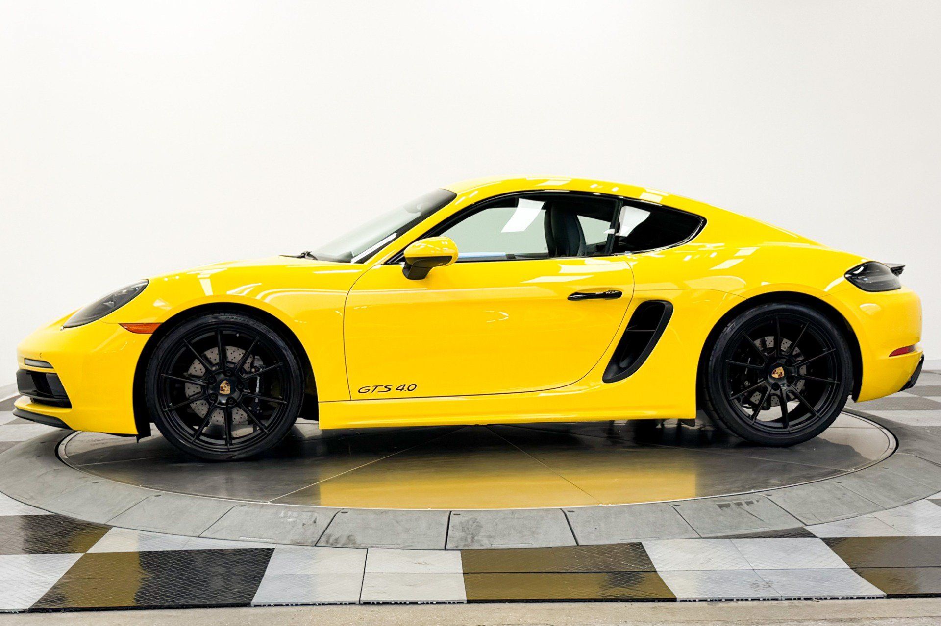 Used 2023 Porsche 718 Cayman GTS RWD image 6