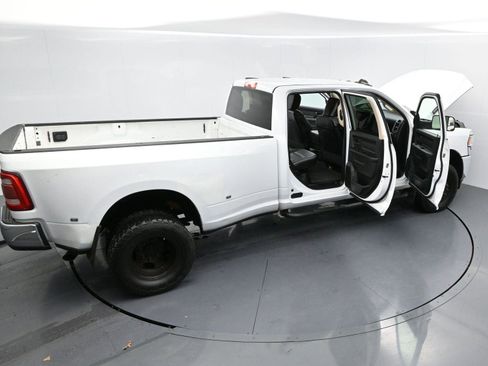 Used 2020 RAM 3500 Tradesman w/ Chrome Appearance Group image 32